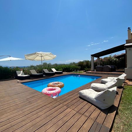 Georges Villa Galaxidi, Family, Pool And Garden Eksteriør billede
