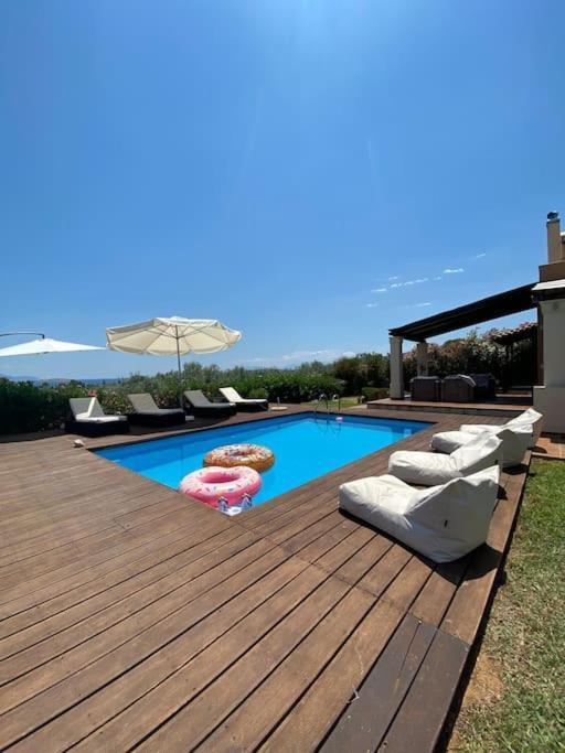 Georges Villa Galaxidi, Family, Pool And Garden Eksteriør billede